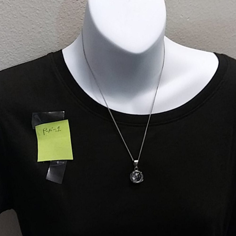 Ladies silver tone costume jewelry necklace